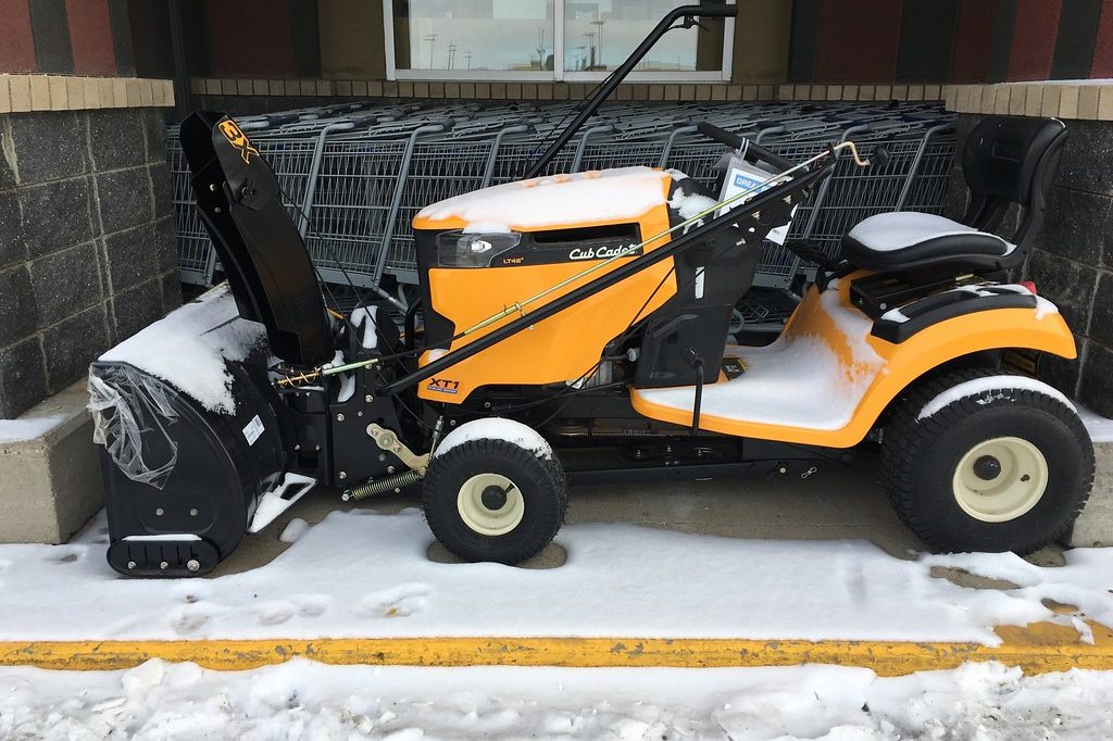 Bild från uppdraget Snöskottning under vinter